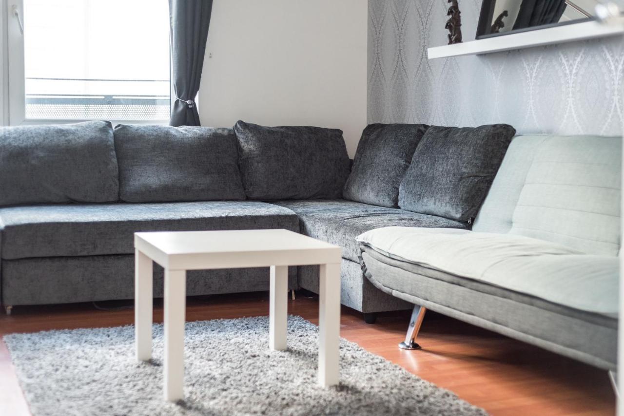 Modern Spacious 3 Bedroom City Centre Apartment - Free Parking - Private Balcony EDI Exteriér fotografie
