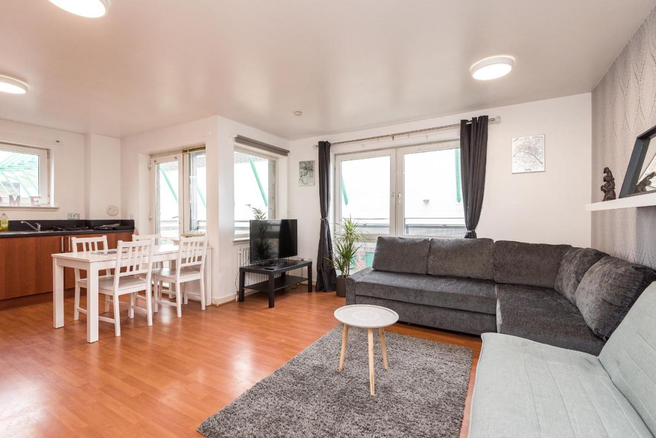 Modern Spacious 3 Bedroom City Centre Apartment - Free Parking - Private Balcony EDI Exteriér fotografie