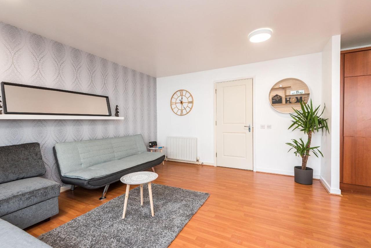 Modern Spacious 3 Bedroom City Centre Apartment - Free Parking - Private Balcony EDI Exteriér fotografie