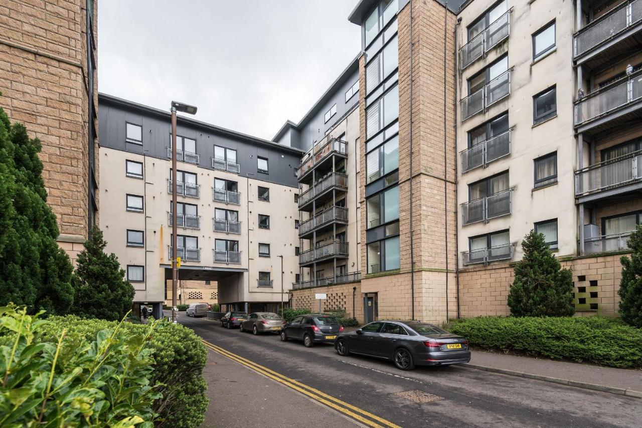Modern Spacious 3 Bedroom City Centre Apartment - Free Parking - Private Balcony EDI Exteriér fotografie