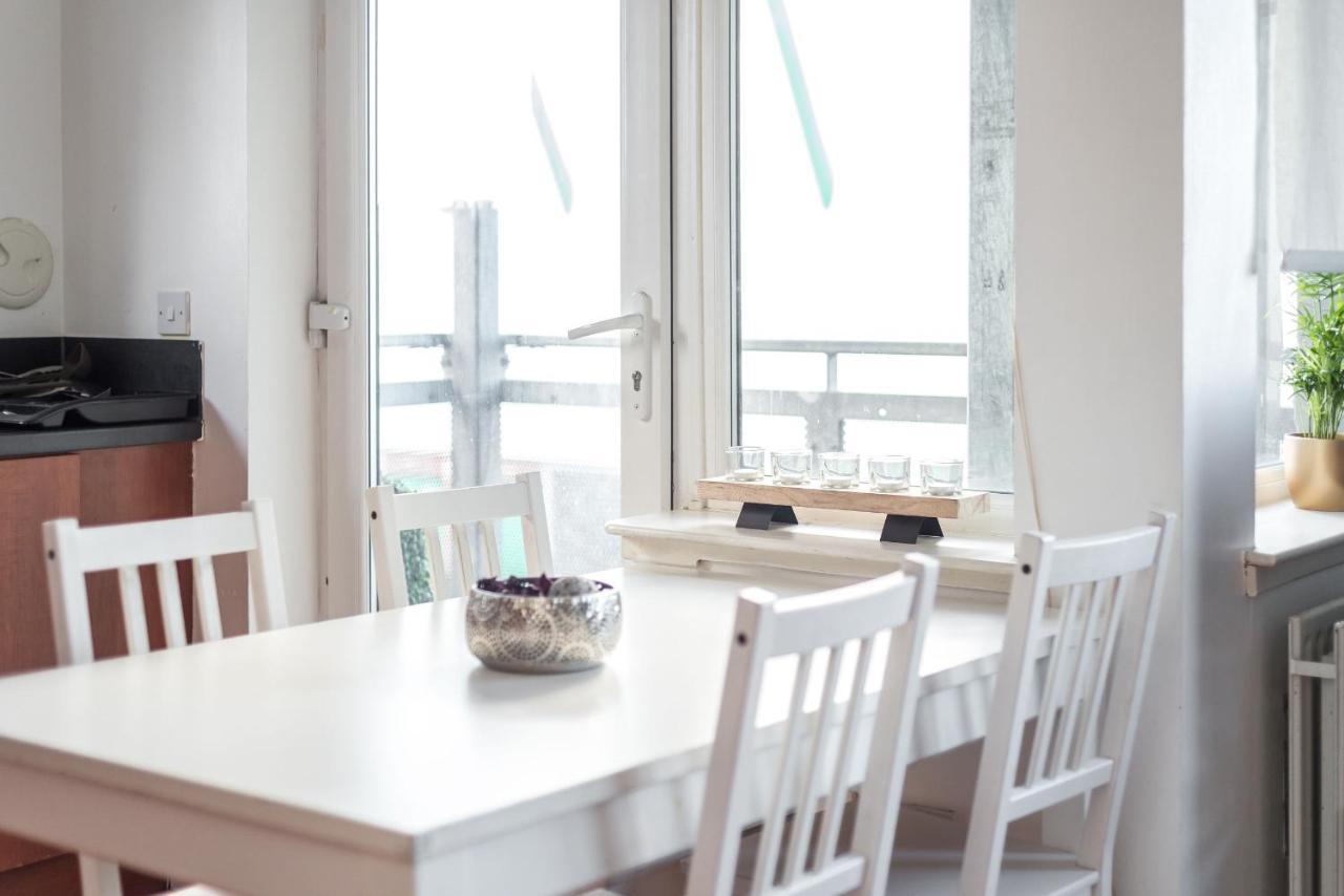 Modern Spacious 3 Bedroom City Centre Apartment - Free Parking - Private Balcony EDI Exteriér fotografie